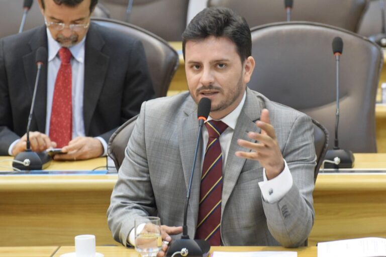 Deputado apresenta projetos que beneficiam concurseiros do RN