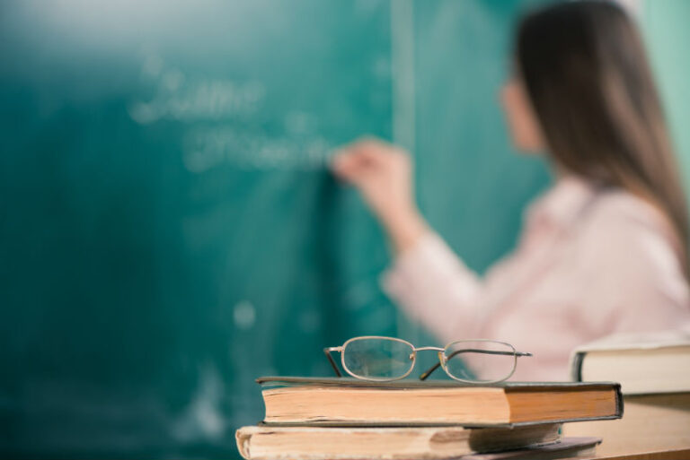 Governo convoca 167 professores temporários
