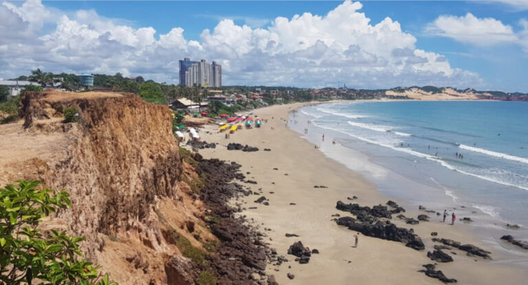 Parnamirim: falésias de praias apresentam alto risco de desabamento
