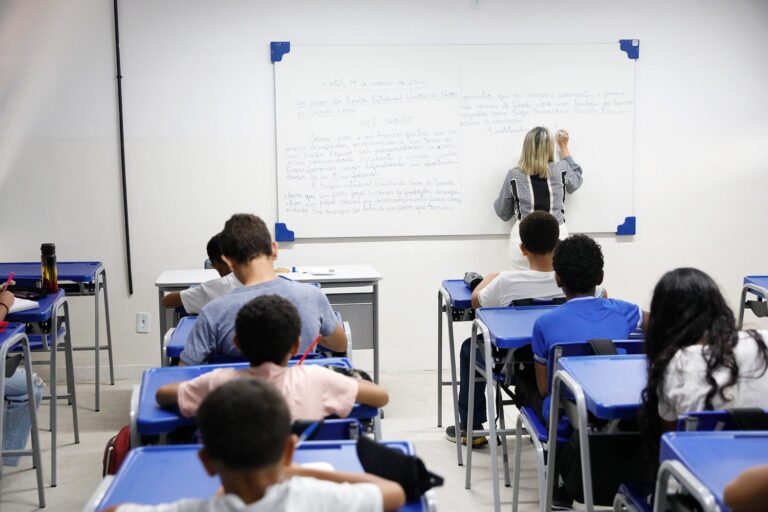Concurso SEEC-RN: edital retificado amplia isenção de taxa para PcD e atualiza conteúdos