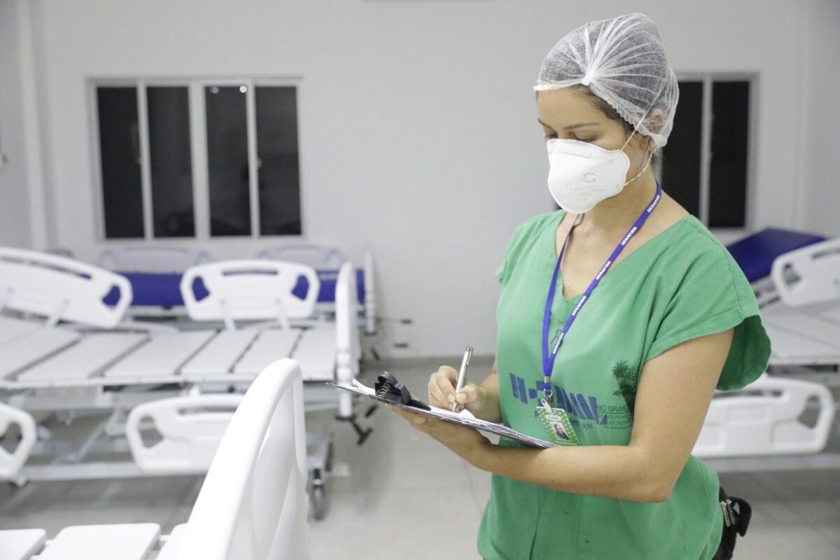 Sesap-RN abre concurso público com 306 vagas para profissionais de nível superior