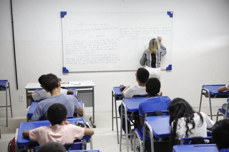 Governo do RN convoca 1.607 aprovados do concurso da Educação