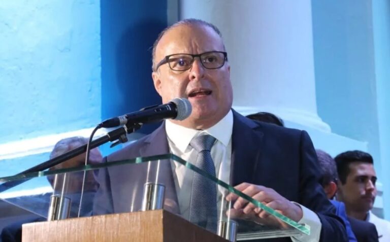 Paulinho Freire cria 350 cargos sem concurso na Prefeitura de Natal; salários chegam a R$ 6,5 mil