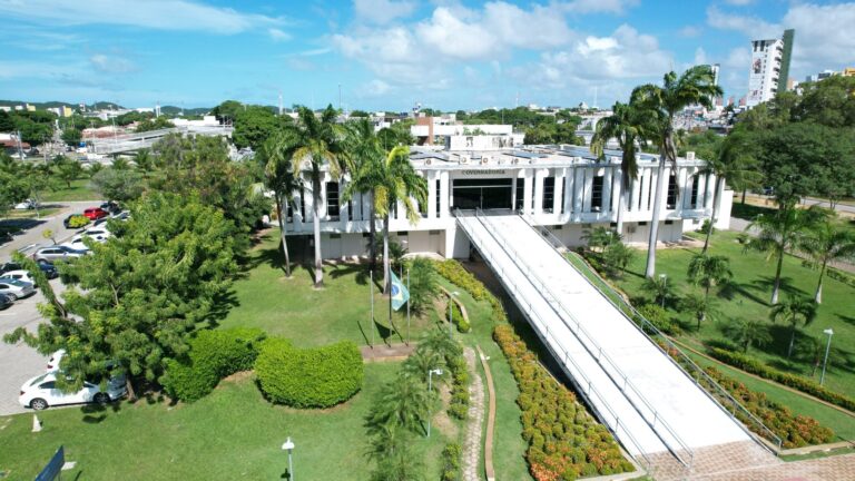 Decreto altera funcionamento do serviço público estadual durante jogos do Brasil