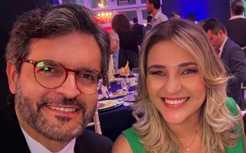 Na foto, a jornalista está na companhia do esposo, Luis Henrique. Foto: Reprodução