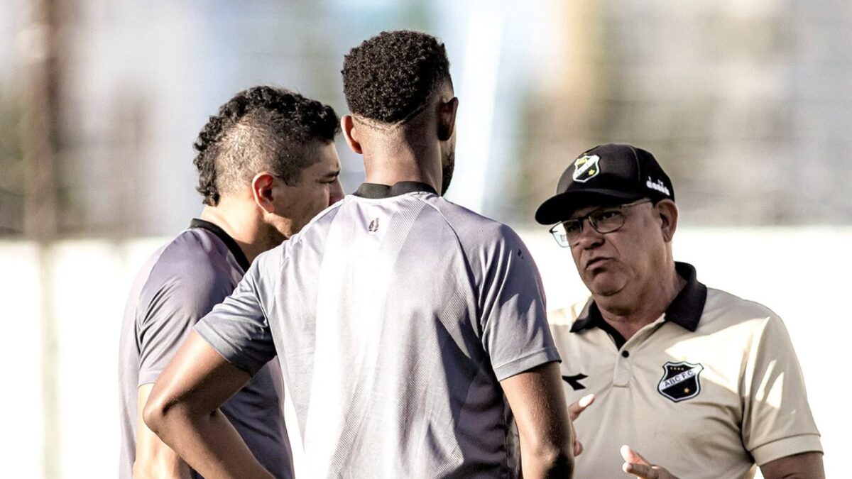 Waguinho prega concentração no ABC para confirmar vaga contra o Altos